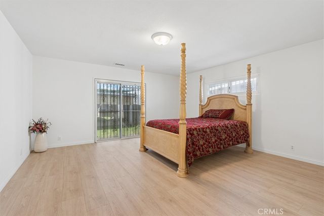 1922 W 84th, Los Angeles, CA 90047