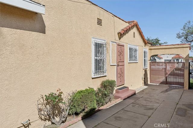 1922 W 84th, Los Angeles, CA 90047