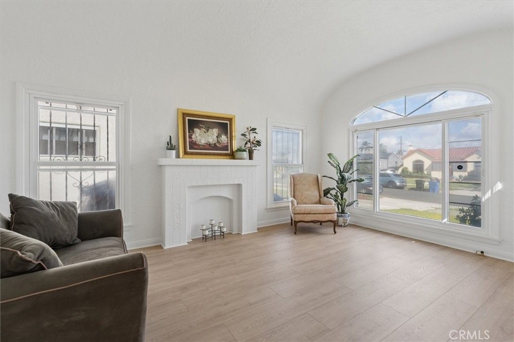 1922 W 84th, Los Angeles, CA 90047