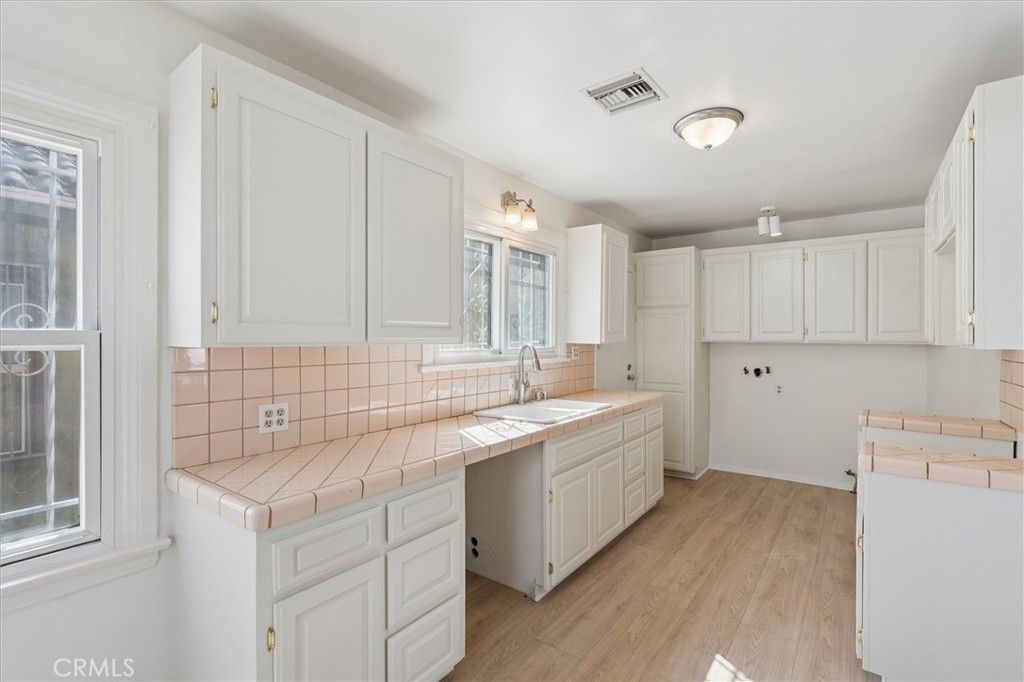 1922 W 84th, Los Angeles, CA 90047 — photo 3