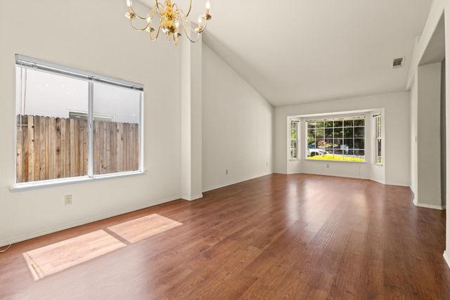 1619 Misty Wood Dr, Roseville, CA 95747