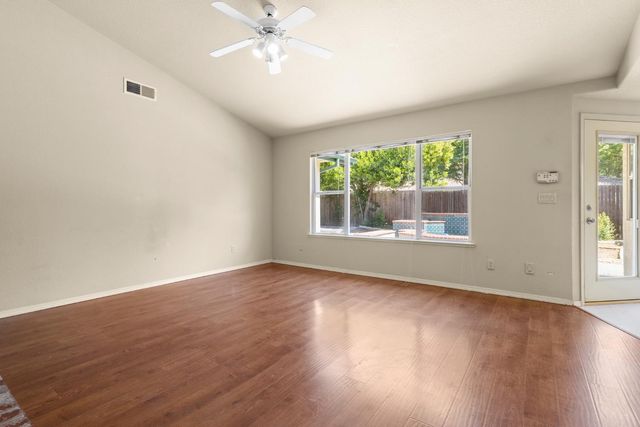 1619 Misty Wood Dr, Roseville, CA 95747