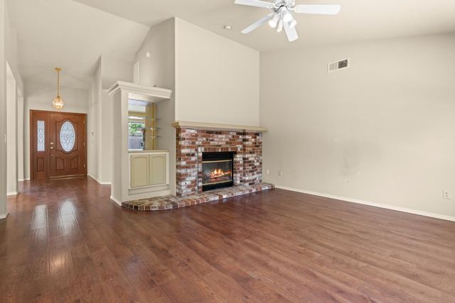 1619 Misty Wood Dr, Roseville, CA 95747