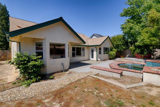 1619 Misty Wood Dr, Roseville, CA 95747