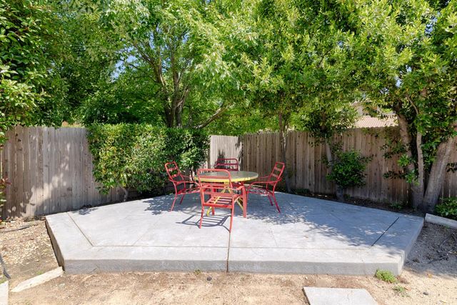 1619 Misty Wood Dr, Roseville, CA 95747