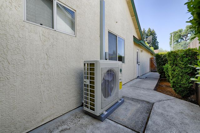 1619 Misty Wood Dr, Roseville, CA 95747
