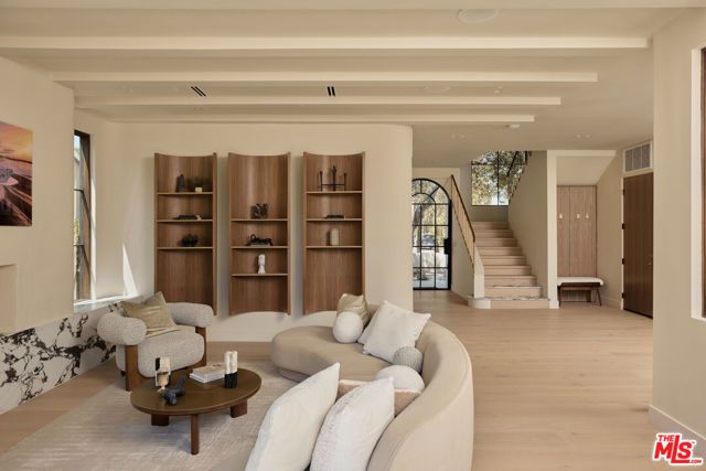 14000 Otsego Street, Sherman Oaks, CA 91423