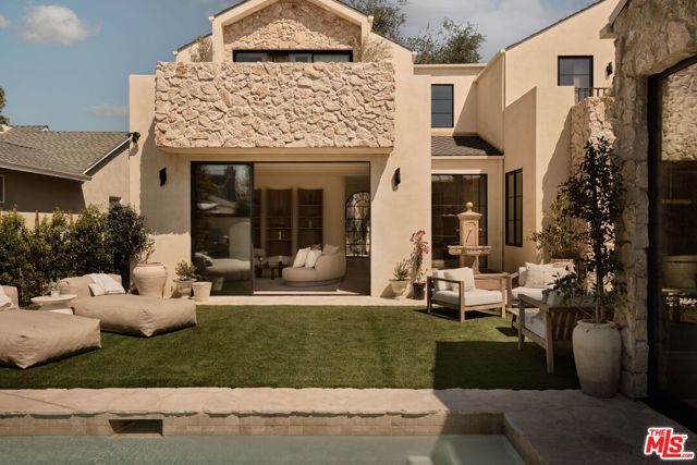 14000 Otsego Street, Sherman Oaks, CA 91423