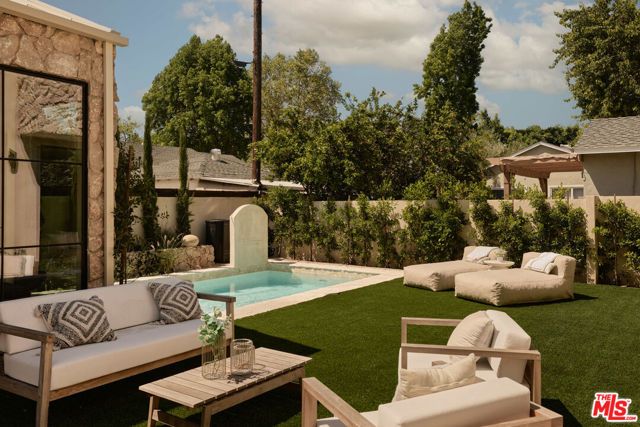 14000 Otsego Street, Sherman Oaks, CA 91423