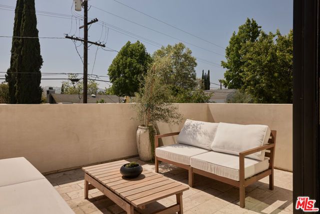 14000 Otsego Street, Sherman Oaks, CA 91423