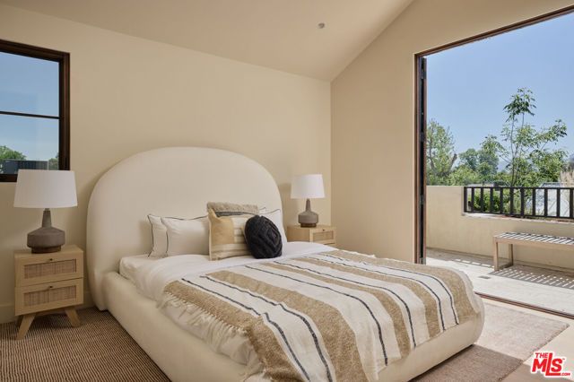 14000 Otsego Street, Sherman Oaks, CA 91423
