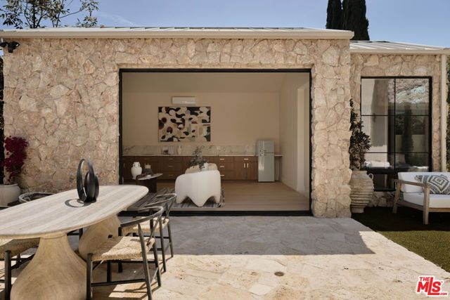 14000 Otsego Street, Sherman Oaks, CA 91423