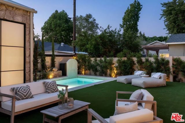 14000 Otsego Street, Sherman Oaks, CA 91423