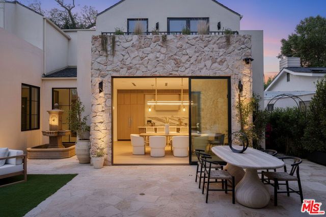 14000 Otsego Street, Sherman Oaks, CA 91423