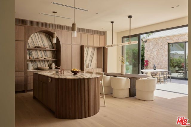 14000 Otsego Street, Sherman Oaks, CA 91423