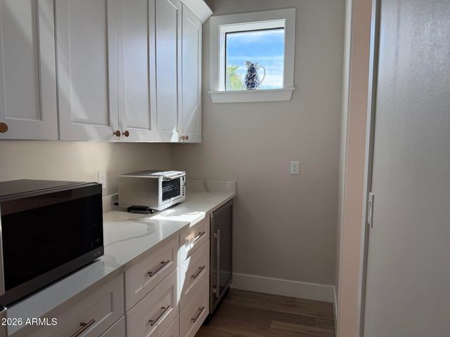 8736 E Joshua Tree Lane, Scottsdale, AZ 85266