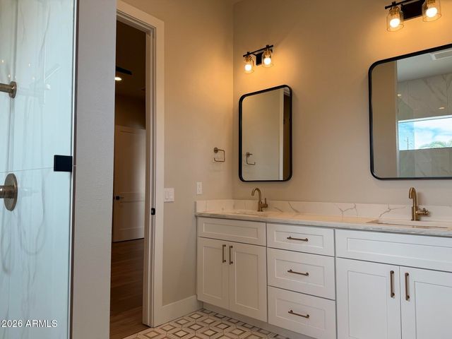 8736 E Joshua Tree Lane, Scottsdale, AZ 85266