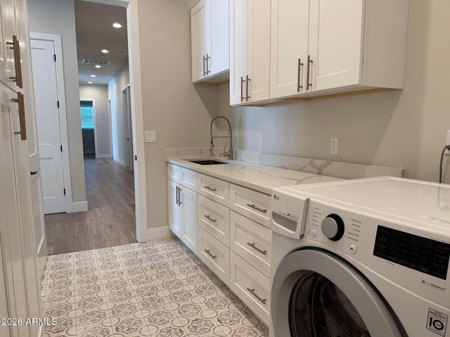 8736 E Joshua Tree Lane, Scottsdale, AZ 85266