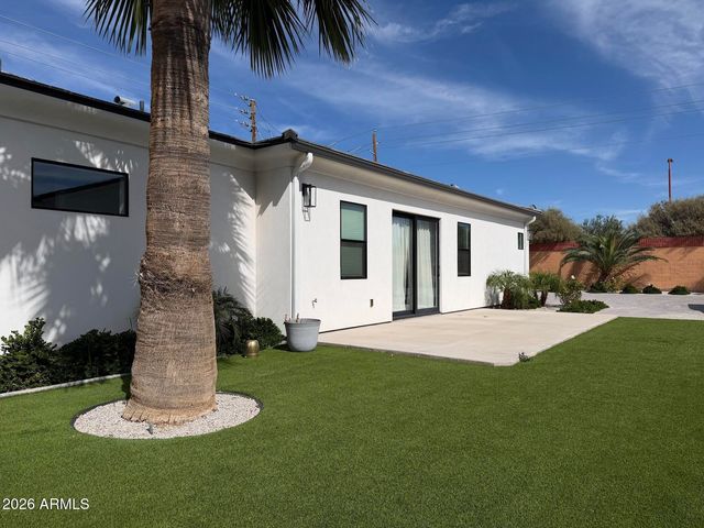 8736 E Joshua Tree Lane, Scottsdale, AZ 85266