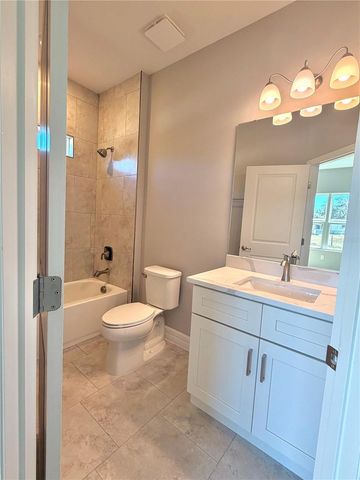 132 W PRAIRIE STREET, Center Hill, FL 33514