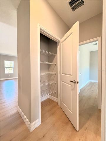 132 W PRAIRIE STREET, Center Hill, FL 33514