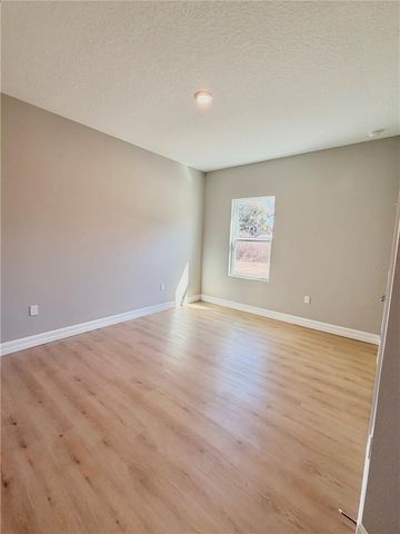 132 W PRAIRIE STREET, Center Hill, FL 33514