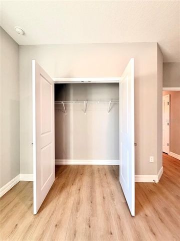 132 W PRAIRIE STREET, Center Hill, FL 33514