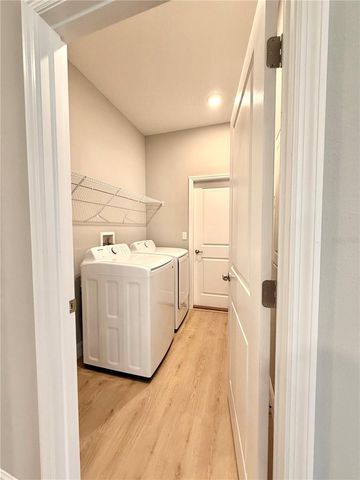 132 W PRAIRIE STREET, Center Hill, FL 33514