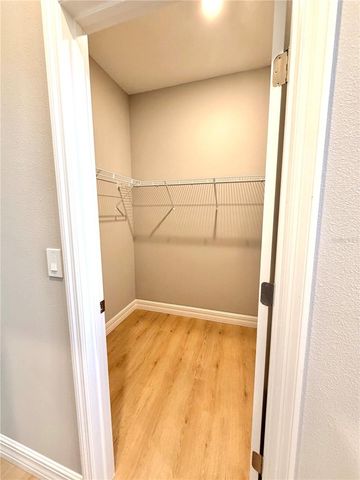 132 W PRAIRIE STREET, Center Hill, FL 33514