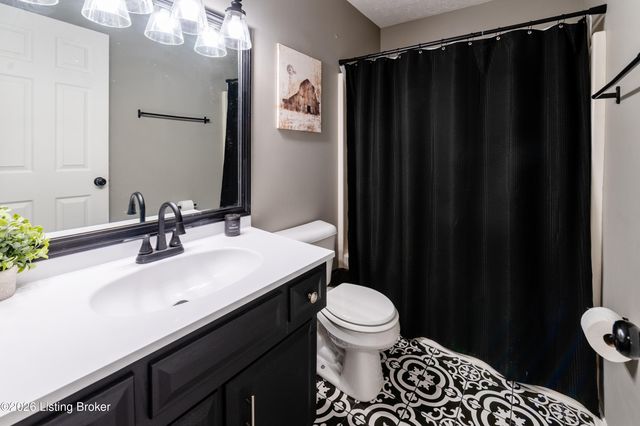 110 Quiet Spring Dr, Bardstown, KY 40004