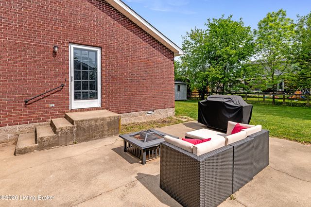 110 Quiet Spring Dr, Bardstown, KY 40004
