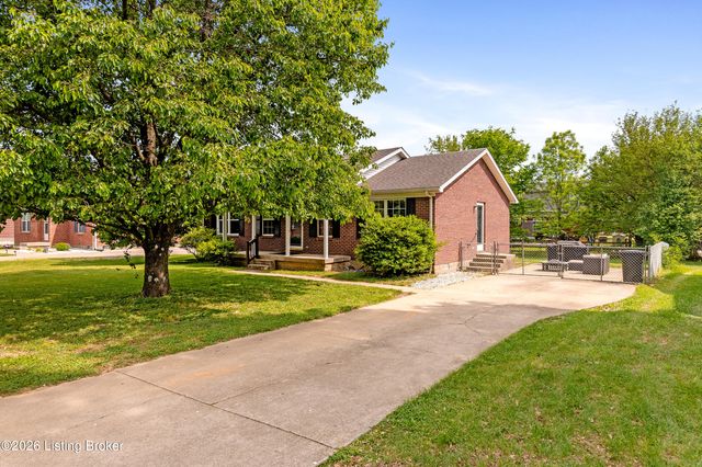 110 Quiet Spring Dr, Bardstown, KY 40004