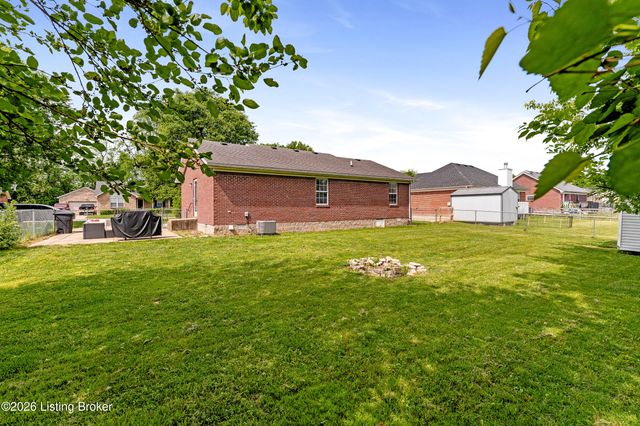 110 Quiet Spring Dr, Bardstown, KY 40004