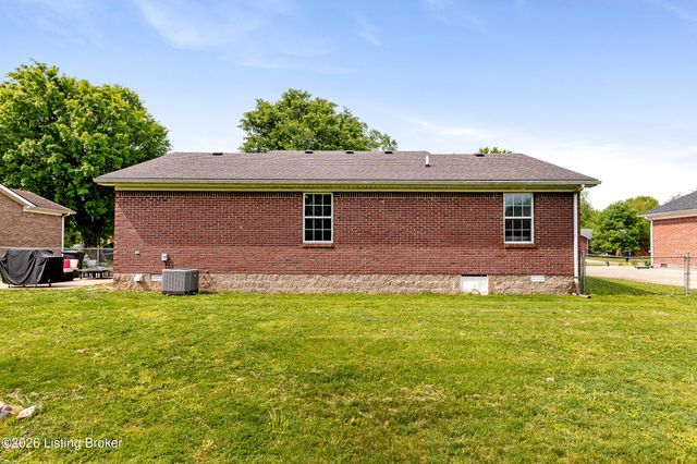 110 Quiet Spring Dr, Bardstown, KY 40004