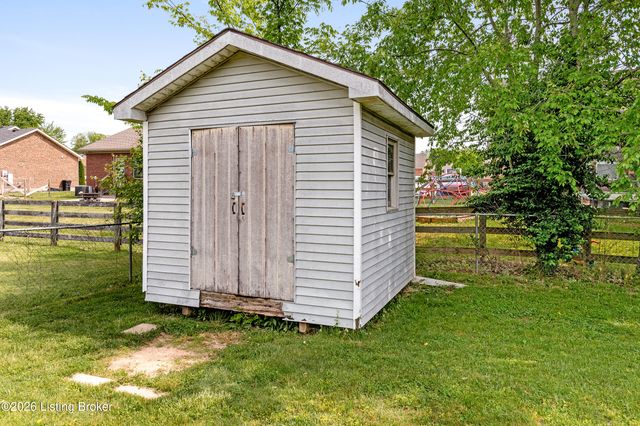 110 Quiet Spring Dr, Bardstown, KY 40004