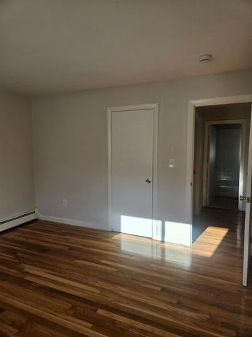 572 Cummins Highway 10, Boston, MA 02126