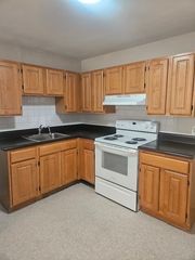 572 Cummins Highway 10, Boston, MA 02126