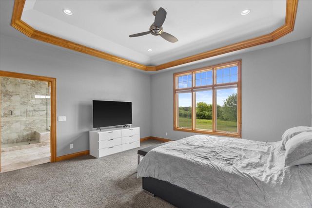 S99W33205 Genevieve DRIVE, Mukwonago, WI 53149
