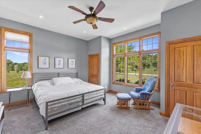 S99W33205 Genevieve DRIVE, Mukwonago, WI 53149