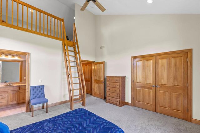 S99W33205 Genevieve DRIVE, Mukwonago, WI 53149
