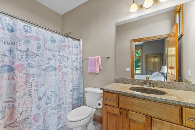 S99W33205 Genevieve DRIVE, Mukwonago, WI 53149