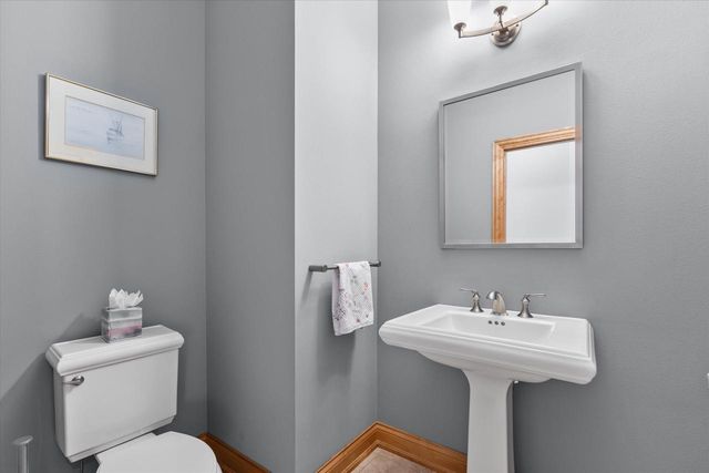 S99W33205 Genevieve DRIVE, Mukwonago, WI 53149