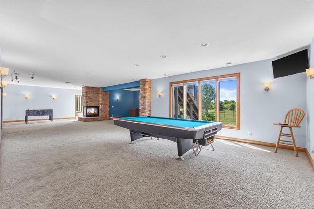 S99W33205 Genevieve DRIVE, Mukwonago, WI 53149
