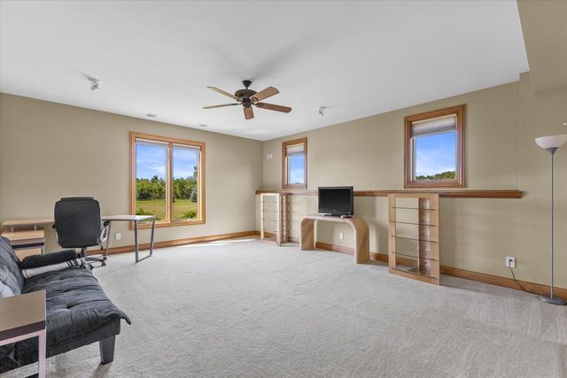 S99W33205 Genevieve DRIVE, Mukwonago, WI 53149