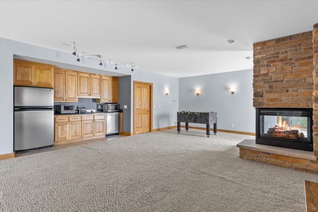 S99W33205 Genevieve DRIVE, Mukwonago, WI 53149