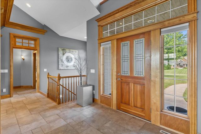 S99W33205 Genevieve DRIVE, Mukwonago, WI 53149