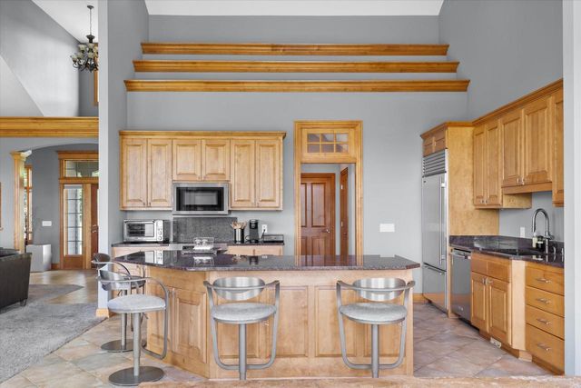 S99W33205 Genevieve DRIVE, Mukwonago, WI 53149