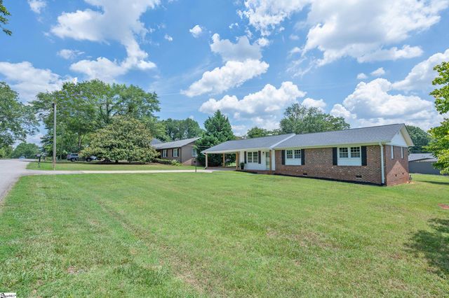 115 Wolfe Road, Greer, SC 29650
