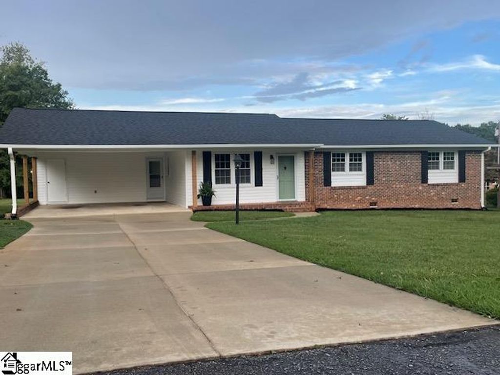 115 Wolfe Road, Greer, SC 29650