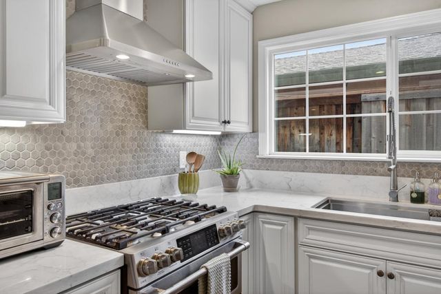 8432 Gaylor Way, Carmichael, CA 95608